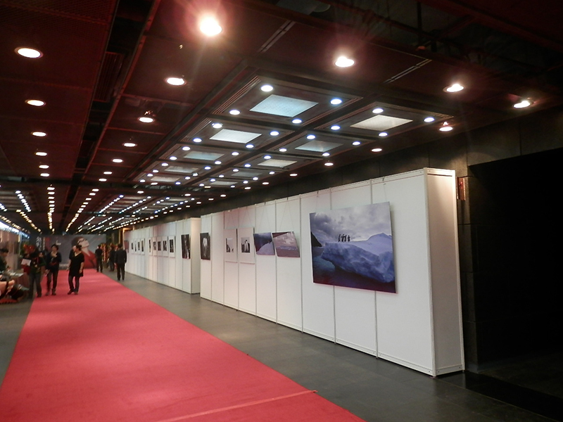 八棱柱掛畫(huà)展板