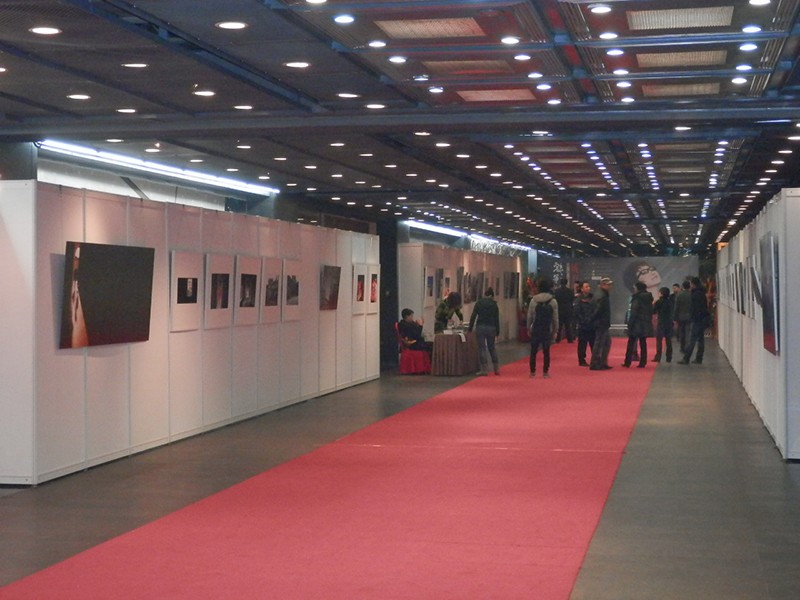 八棱柱掛畫(huà)展板